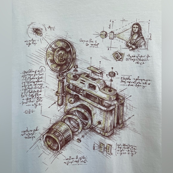 Wituka Camera DaVinci Looking T-shirt Beige XL - Picture 1 of 12